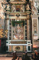 10_-_Santa_Maria_-_Altare_della_Madonna_del_Rosario_dx3.jpg (29146 byte)
