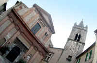 S.Maria-Facciata_e_campanile.jpg (86613 byte)